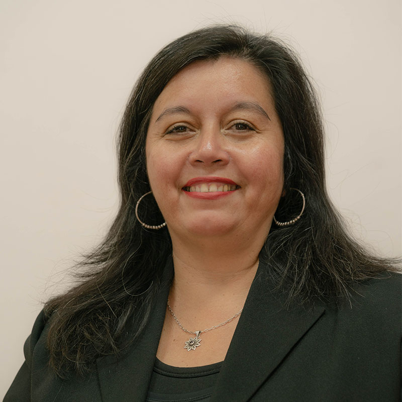 Carmen Araya - Jefa de Administración